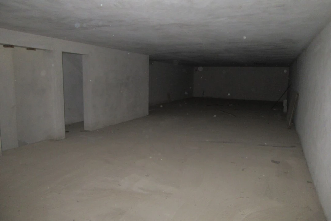 Loja para Arrendamento em Vieira de Leiria Foto 11