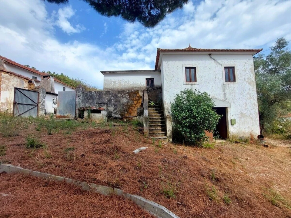 Moradia T3 para Venda em Salir de Matos Foto 6