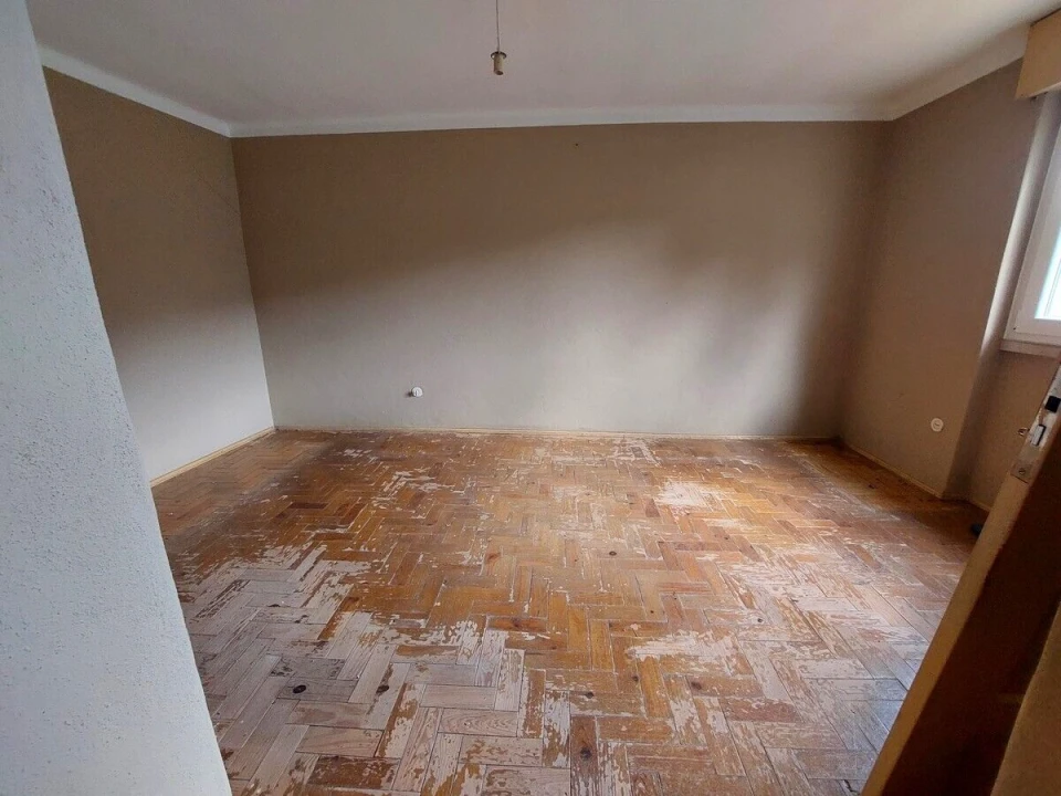 Moradia T3 para Venda em Salir de Matos Foto 18