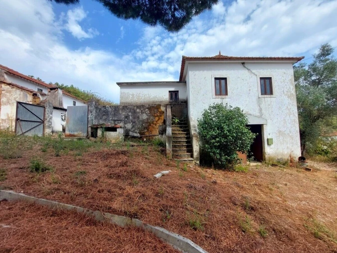 Moradia T3 para Venda em Salir de Matos Foto 6