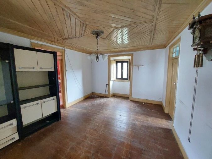 Moradia T3 para Venda em Salir de Matos Foto 12