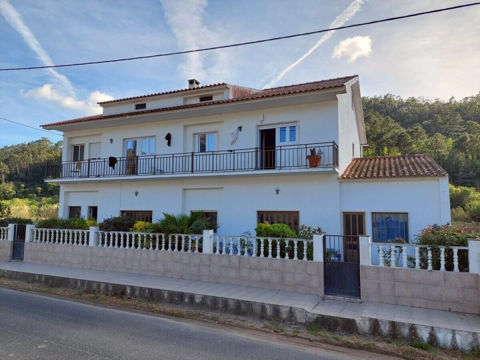 Moradia T4 para Venda em Vimeiro Foto 1