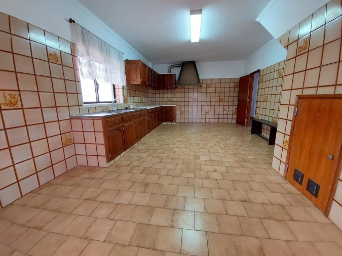 Moradia T4 para Venda em Vimeiro Foto 27