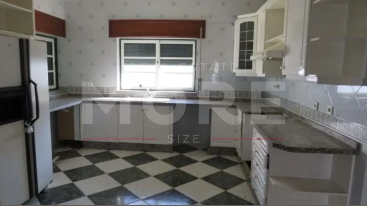 Moradia T4 para Venda em Assunção, Ajuda, Salvador e Santo Ildefonso Foto 7