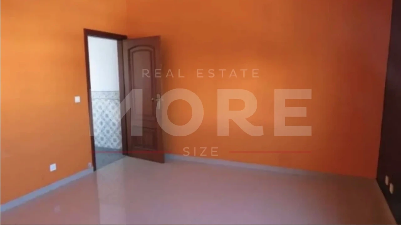 Moradia T4 para Venda em Assunção, Ajuda, Salvador e Santo Ildefonso Foto 5