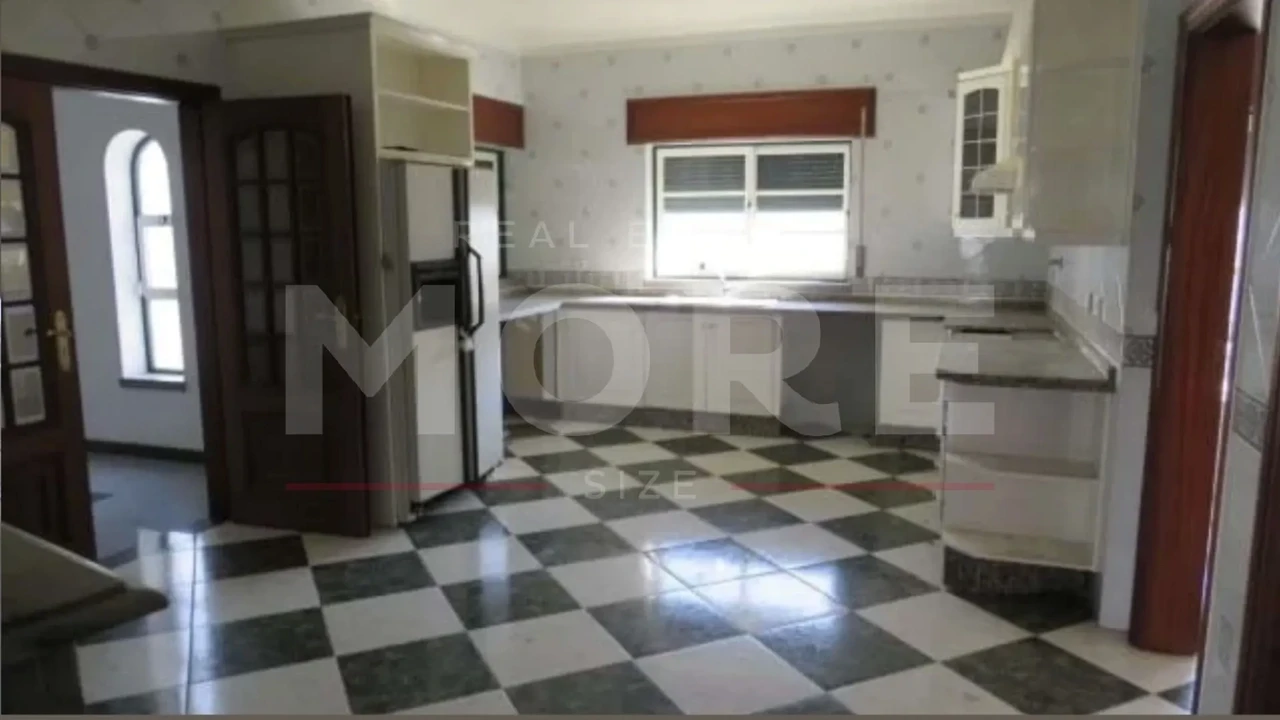 Moradia T4 para Venda em Assunção, Ajuda, Salvador e Santo Ildefonso Foto 8