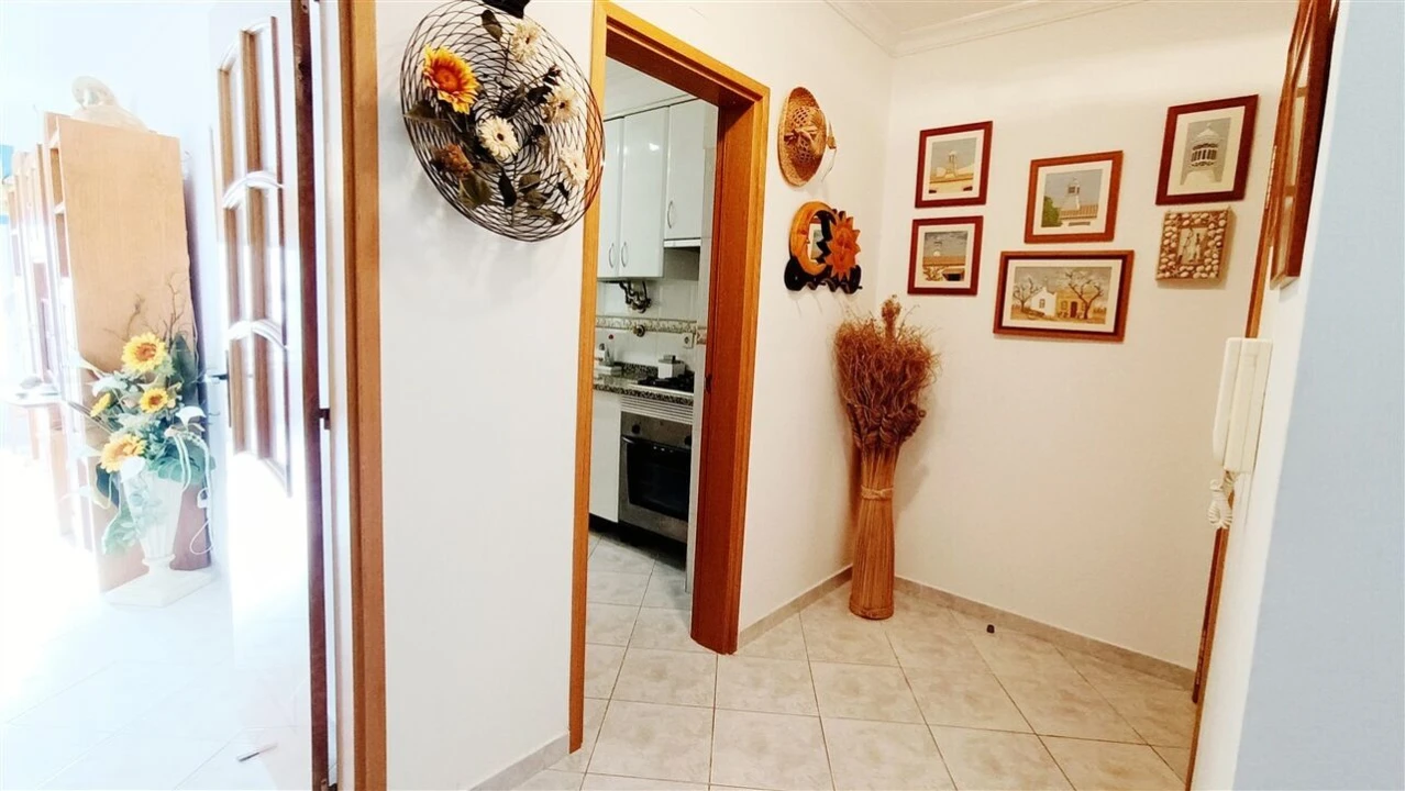 Apartamento T2 para Venda em Armação de Pera Foto 3