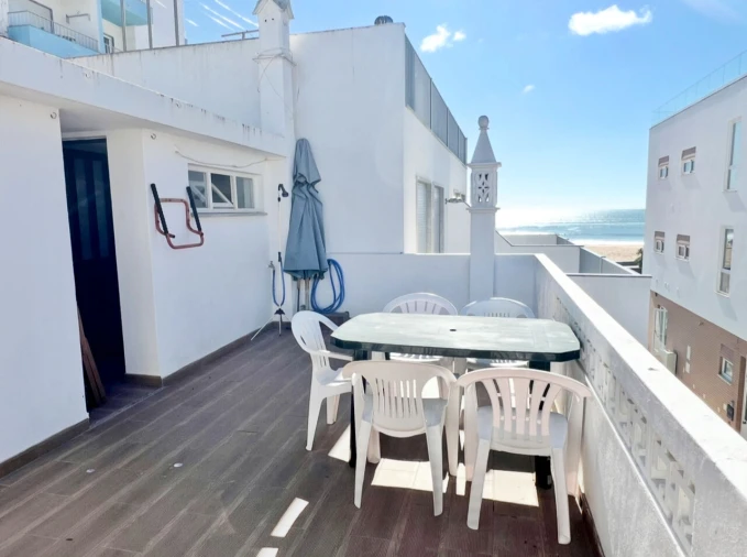 Moradia T5 para Venda em Armação de Pera Foto 11