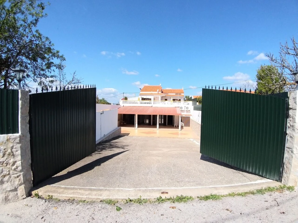 Moradia T10 para Venda em Paderne Foto 3