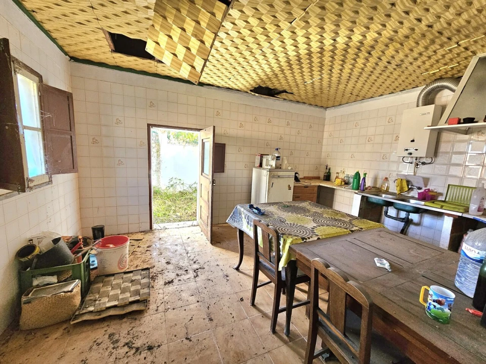 Moradia T4 para Venda em Alferce Foto 9