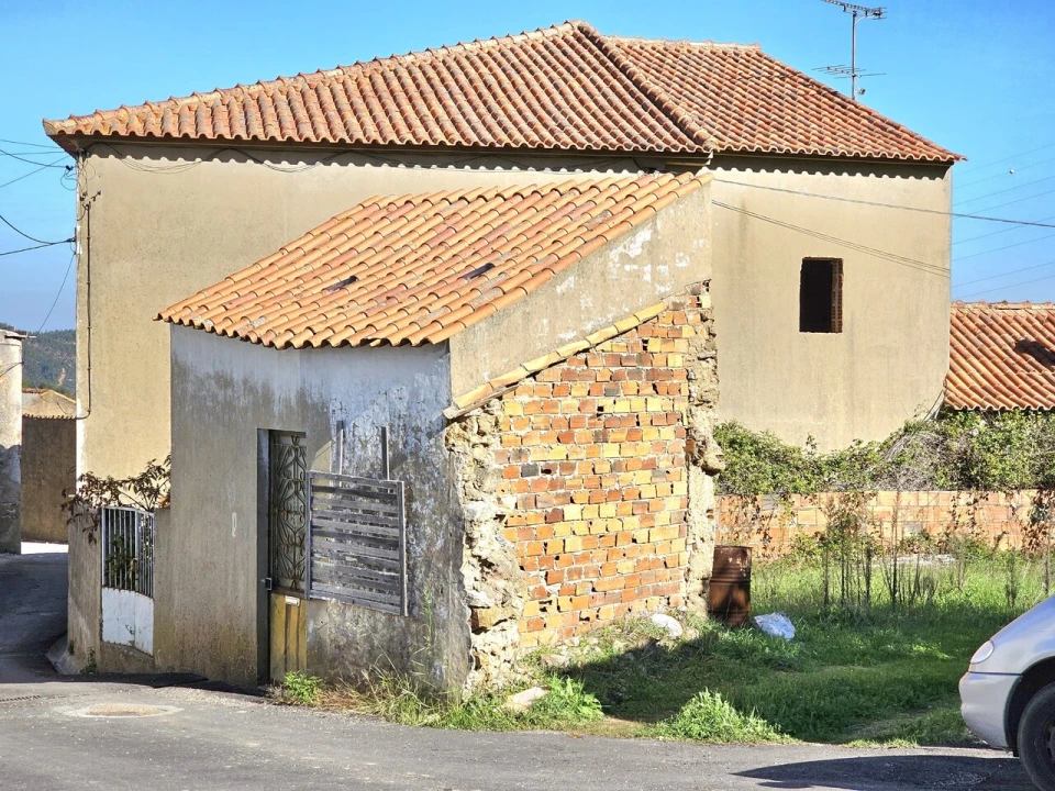 Moradia T4 para Venda em Alferce Foto 3