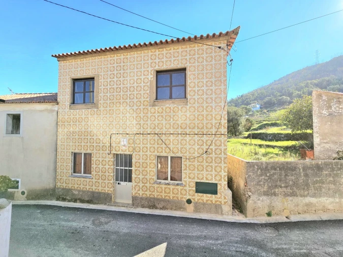 Moradia T4 para Venda em Alferce Foto 2