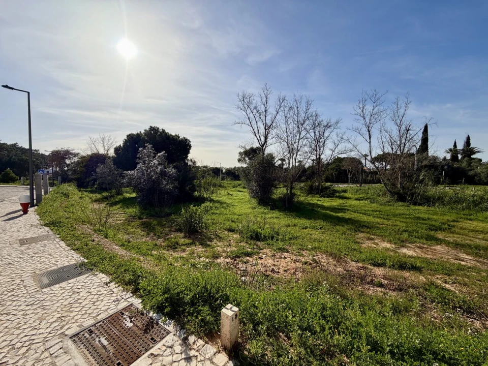 Terreno para Venda em Quarteira Foto 8