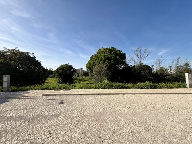 Terreno para Venda em Quarteira