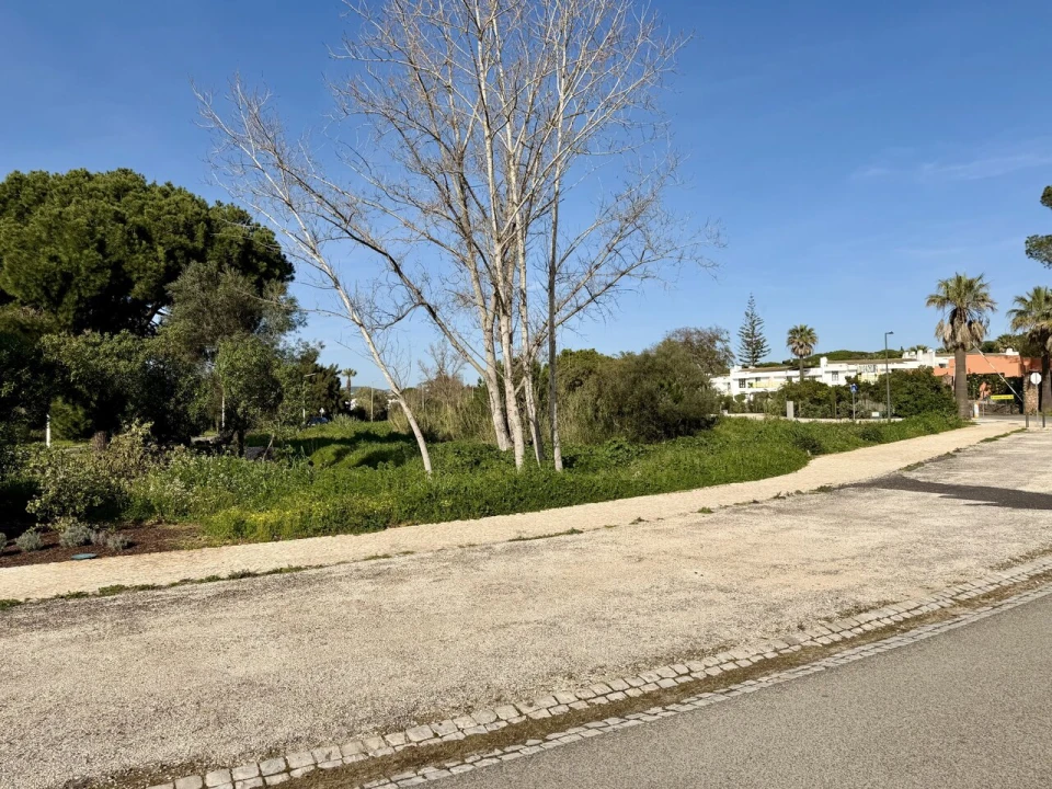 Terreno para Venda em Quarteira Foto 7