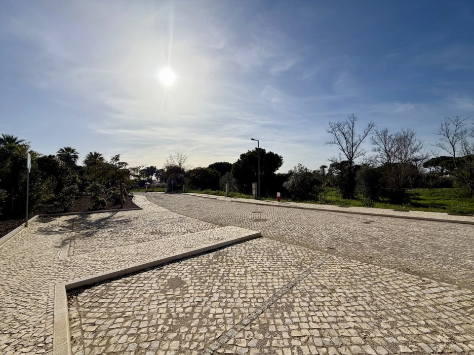 Terreno para Venda em Quarteira Foto 8