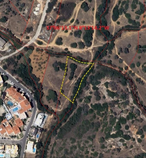 Terreno para Venda em Ferreiras