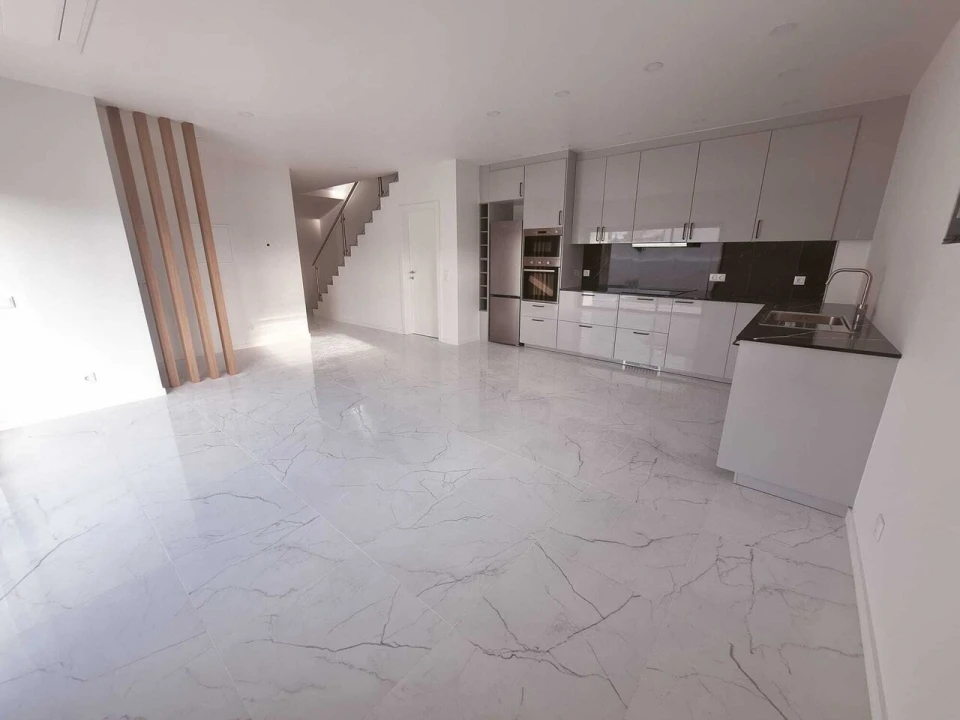 Moradia T2 para Venda em Armação de Pera Foto 7