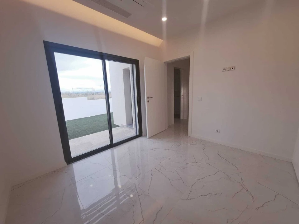 Moradia T2 para Venda em Armação de Pera Foto 9