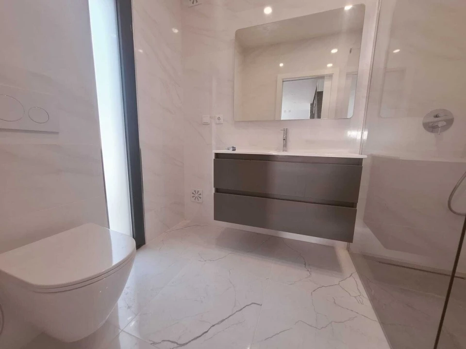 Moradia T2 para Venda em Armação de Pera Foto 11