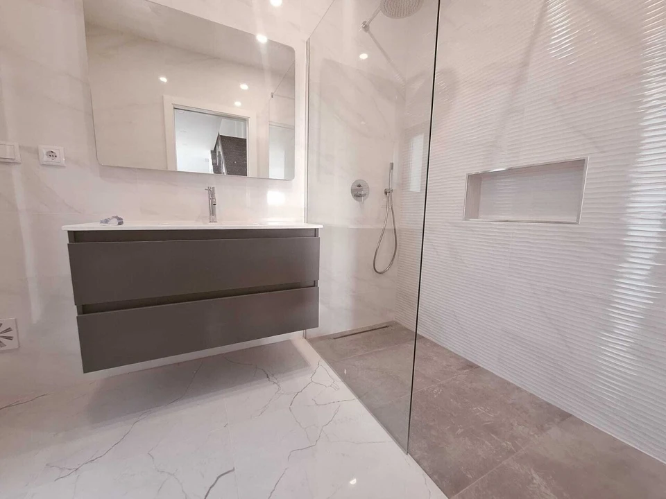 Moradia T2 para Venda em Armação de Pera Foto 13