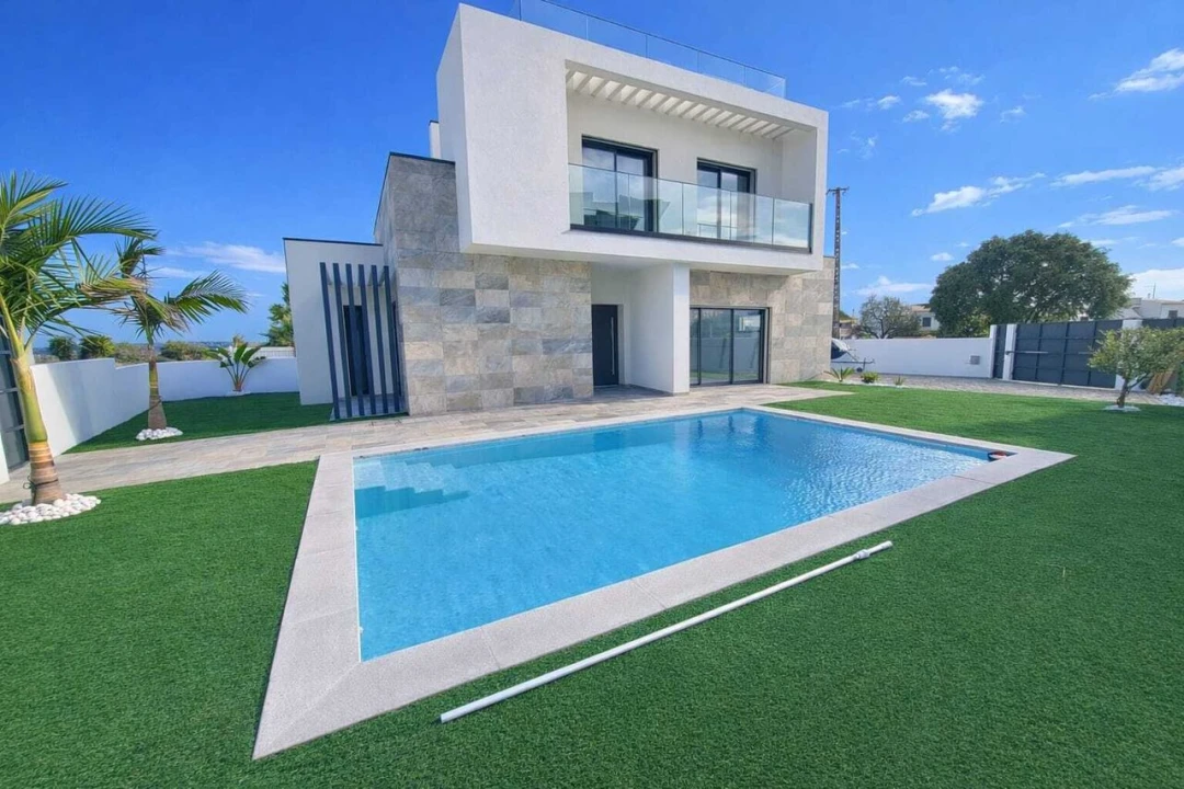 Moradia T2 para Venda em Armação de Pera Foto 1