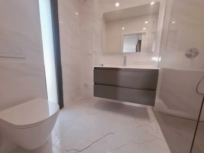 Moradia T2 para Venda em Armação de Pera Foto 11