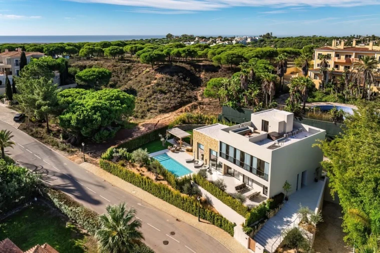 Moradia T4 para Venda em Almancil Foto 3