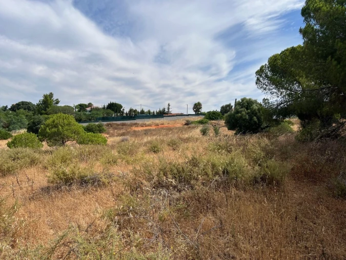 Terreno para Venda em Albufeira e Olhos de Água