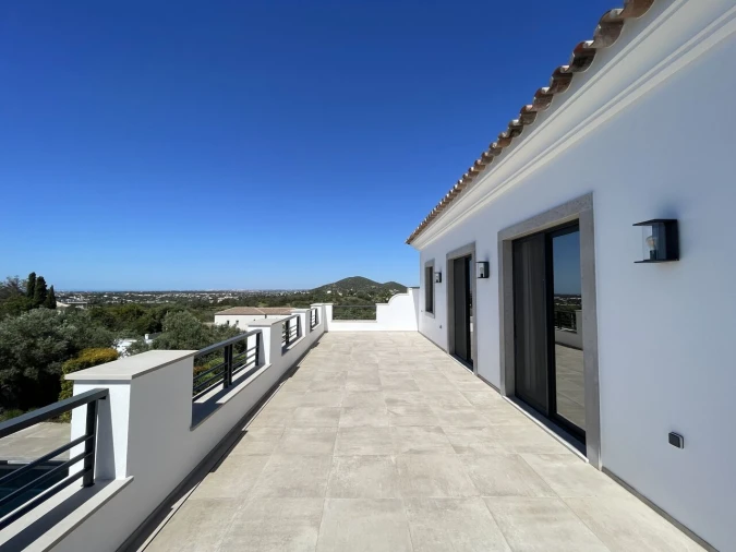 Moradia T4 para Venda em Almancil Foto 23