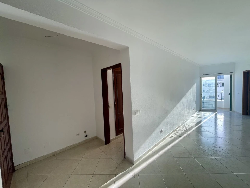 Apartamento T1 para Venda em Guia Foto 5