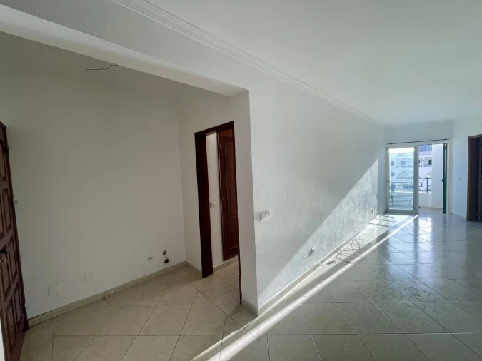 Apartamento T1 para Venda em Guia Foto 5