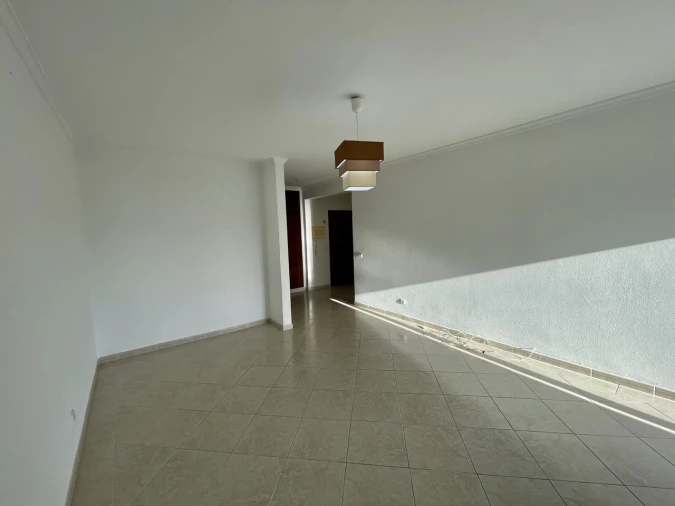 Apartamento T1 para Venda em Guia Foto 9