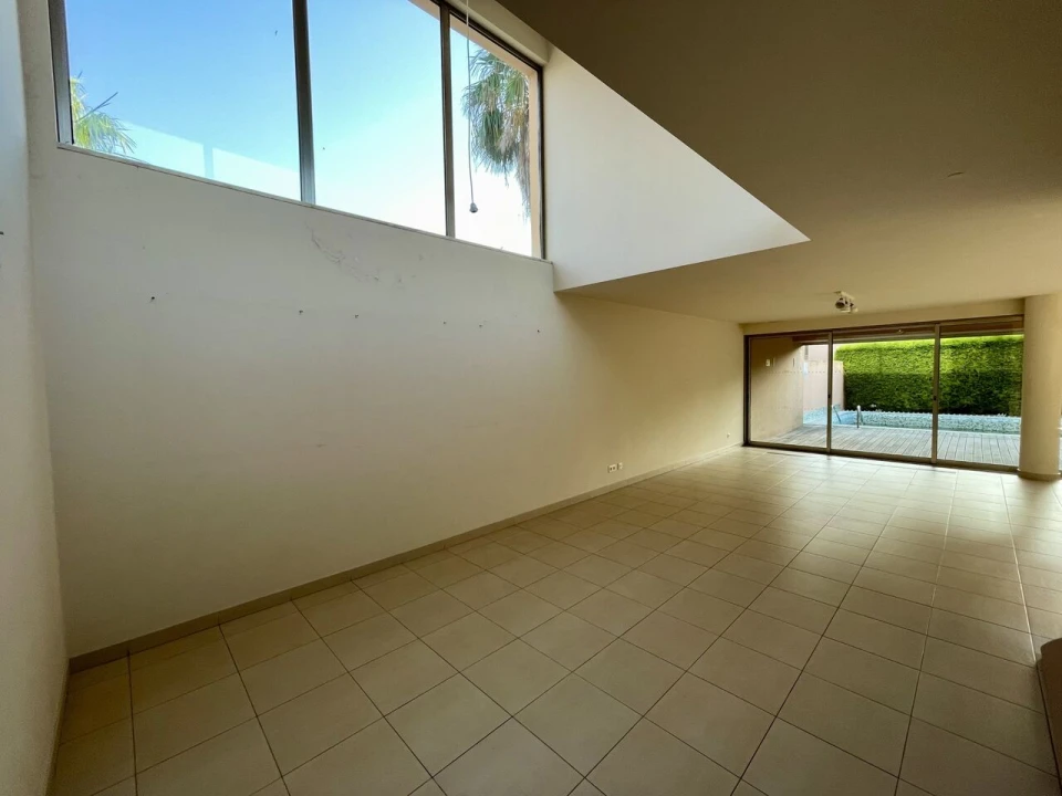 Moradia T4 para Venda em Guia Foto 6