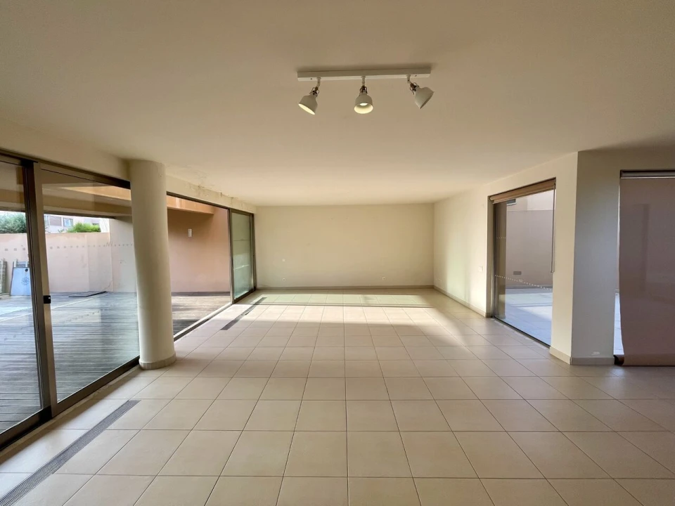 Moradia T4 para Venda em Guia Foto 7