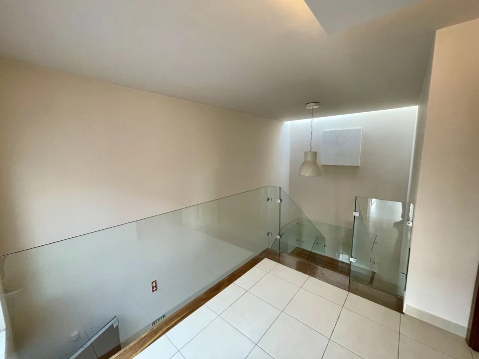 Moradia T4 para Venda em Guia Foto 16