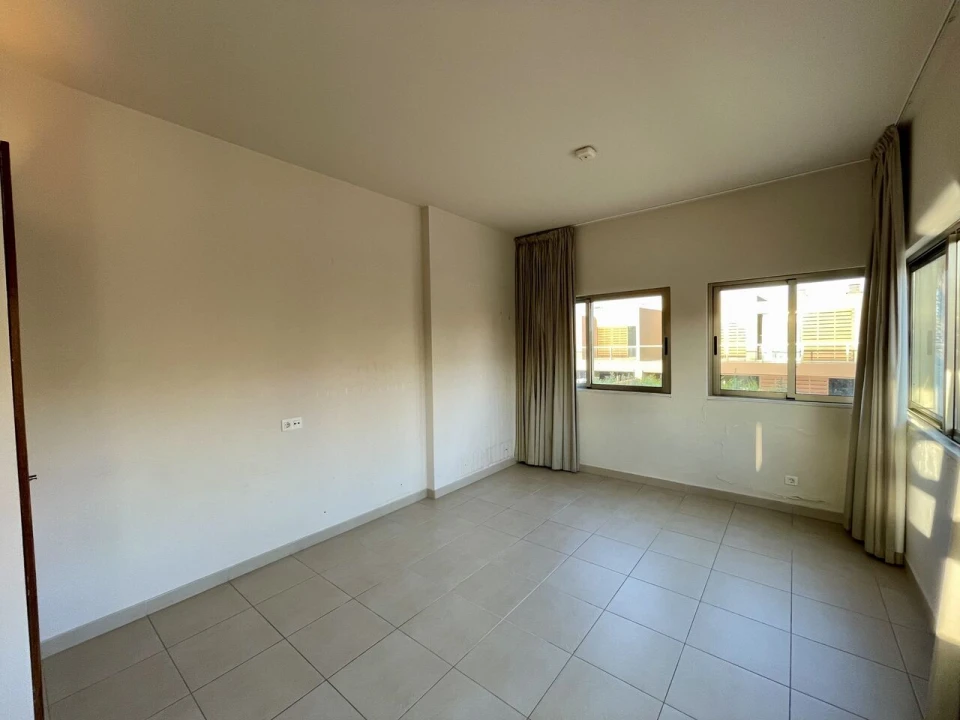 Moradia T4 para Venda em Guia Foto 19