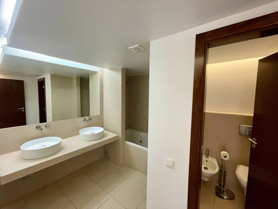 Moradia T4 para Venda em Guia Foto 25