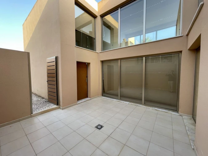 Moradia T4 para Venda em Guia Foto 2