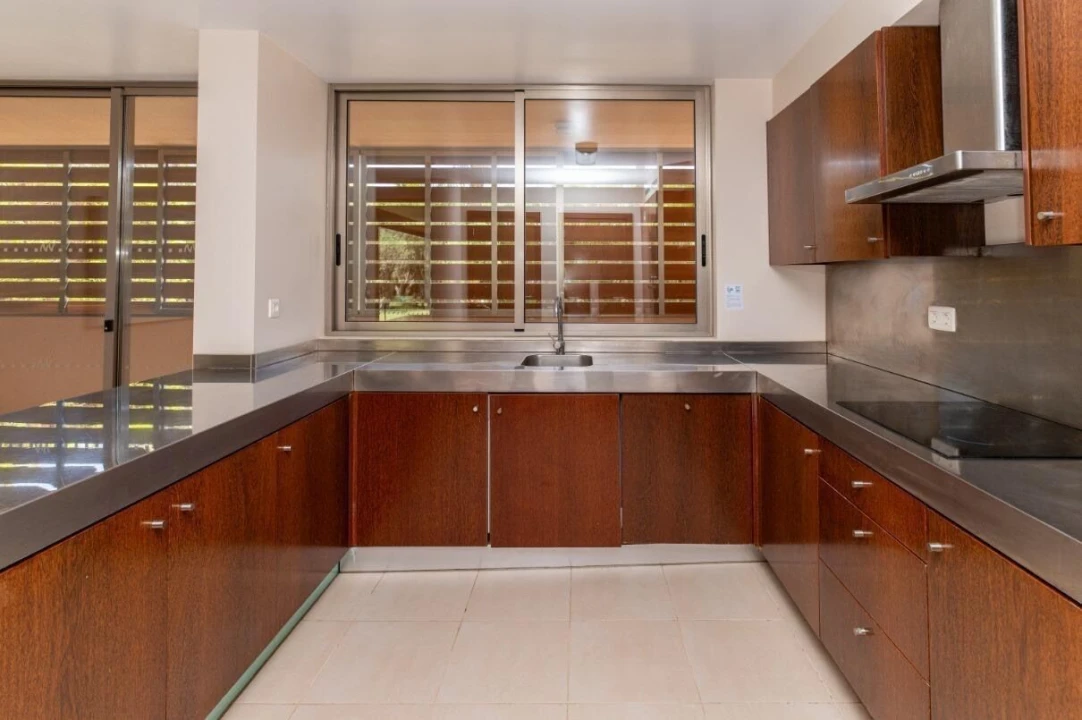 Moradia T3 para Venda em Guia Foto 11