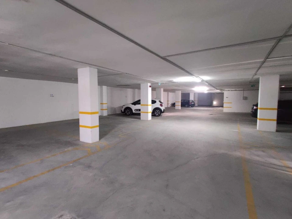 Garagem para Venda em Armação de Pera Foto 5