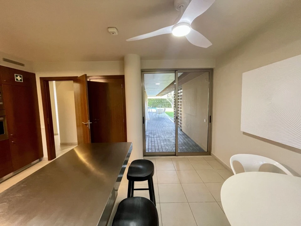 Moradia T4 para Venda em Guia Foto 5