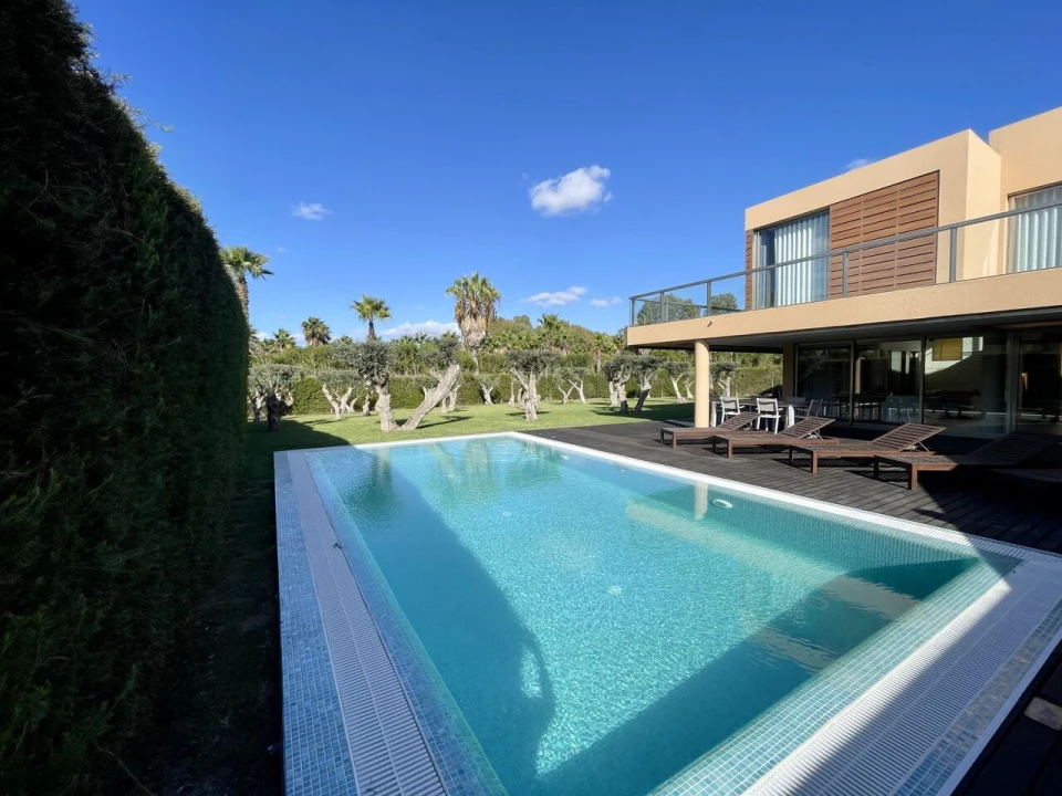 Moradia T4 para Venda em Guia Foto 2