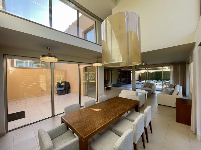 Moradia T4 para Venda em Guia Foto 8