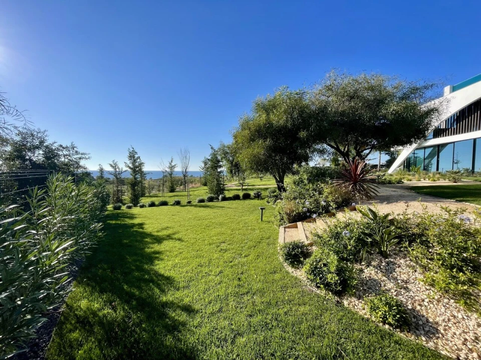 Moradia T7 para Venda em Guia Foto 23