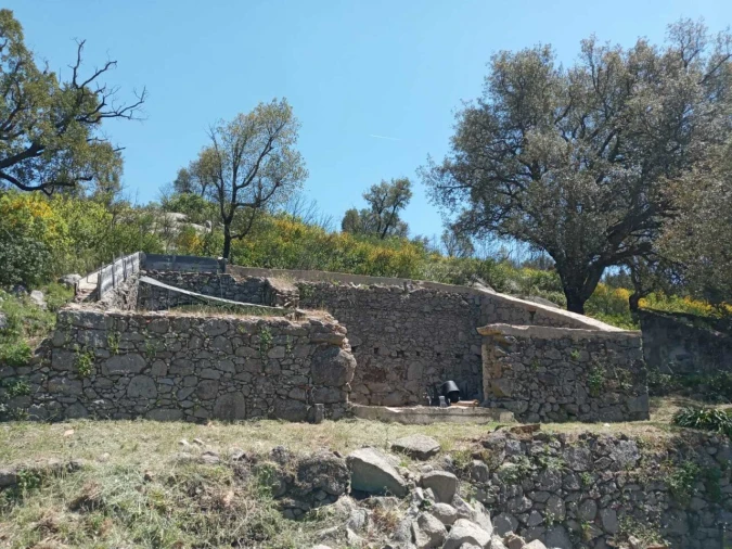 Moradia T1 para Venda em Monchique Foto 3