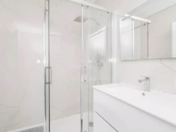 Apartamento T3 para Venda em Quelfes