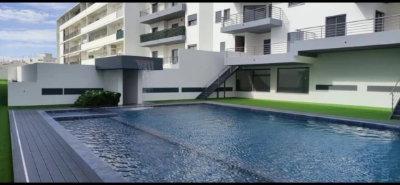 Apartamento T3 para Venda em Quelfes