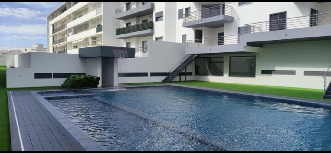 Apartamento T3 para Venda em Quelfes Foto 13