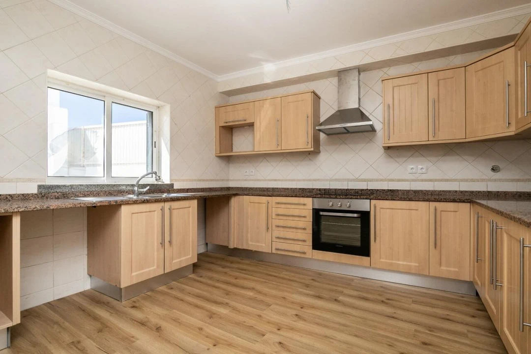 Moradia T4 para Venda em Mexilhoeira Grande Foto 10